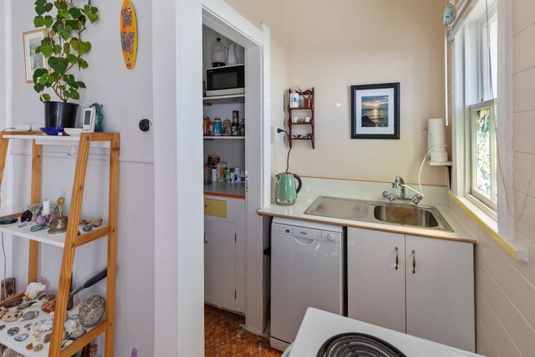 Photo of property in 30 Kowhai Street, Castlecliff, Whanganui, 4501