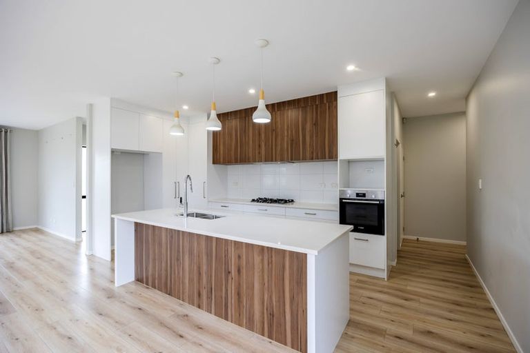 Photo of property in 15 Ropere Street, Kumeu, 0810