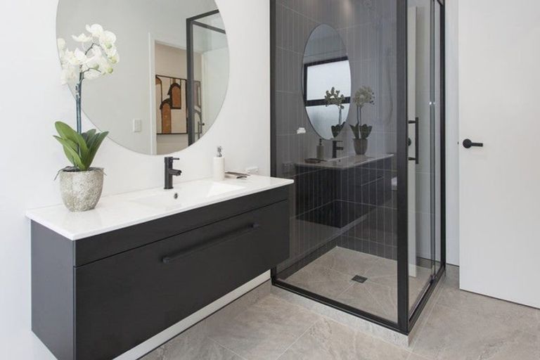 Photo of property in 12 Mahi Road, Helensville, 0800