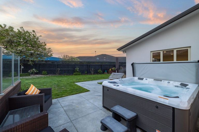 Photo of property in 6 Saint Keverne Close, Burwood, Christchurch, 8083