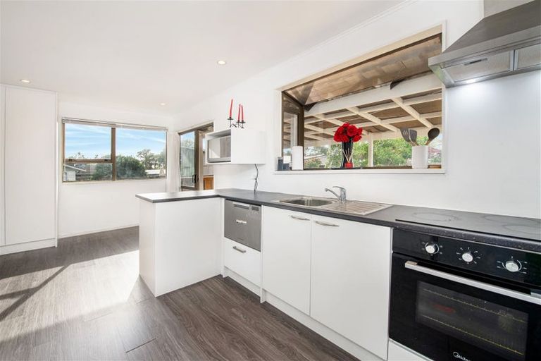 Photo of property in 8 Forest Hill Road, Henderson, Auckland, 0612
