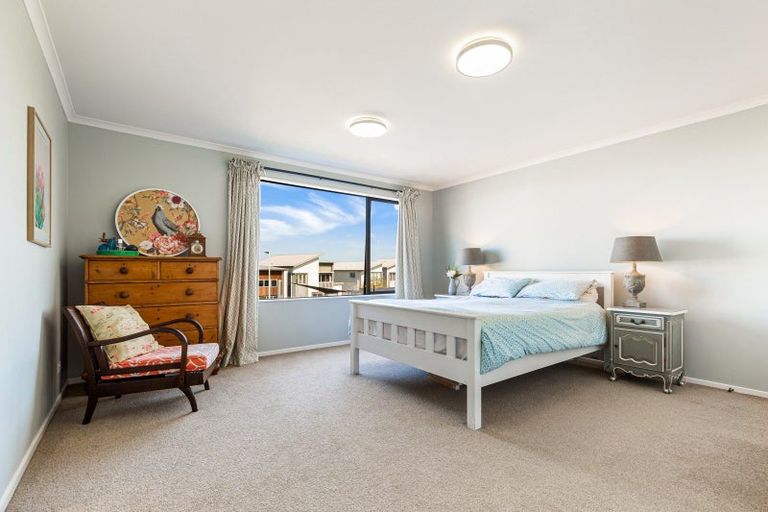 Photo of property in 14 Kotuku Lane, Hobsonville, Auckland, 0616