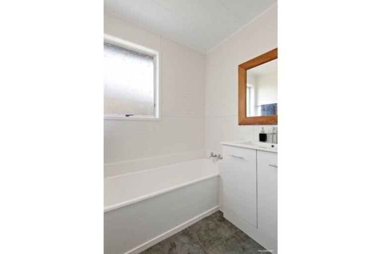 Photo of property in 42a Forest Hill Road, Henderson, Auckland, 0612