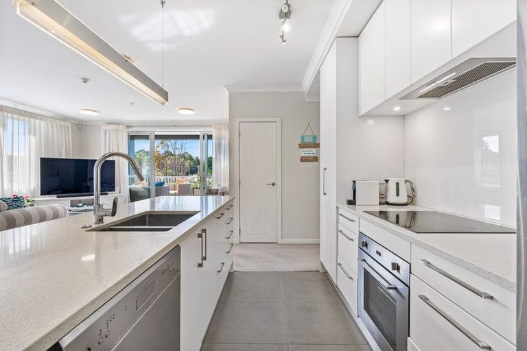 Photo of property in 58 Rewa Rewa Lane, Orewa, 0931