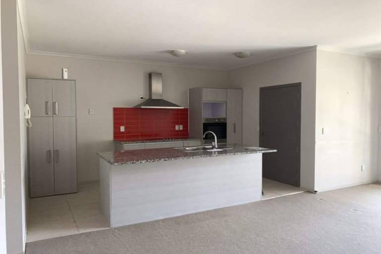 Photo of property in 21/11 Carlos Drive, Flat Bush, Auckland, 2016