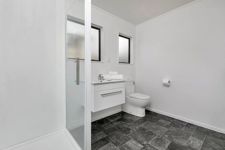 Photo of property in 4 Pukeroa Place, Papakura, 2110