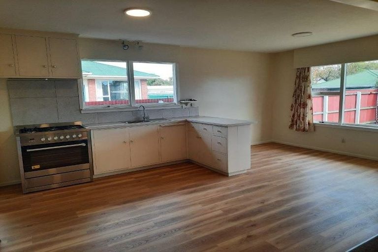 Photo of property in 146 Springs Road, Hornby, Christchurch, 8042