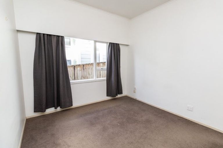Photo of property in 192 Sutherland Road, Lyall Bay, Wellington, 6022
