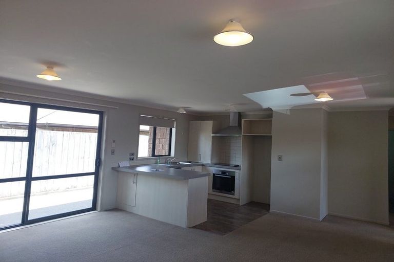 Photo of property in 108u3 Old Farm Road, Hamilton East, Hamilton, 3216