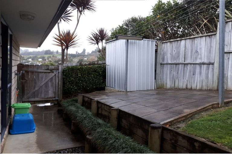 Photo of property in 14 Te Kauri Place, Helensville, 0800