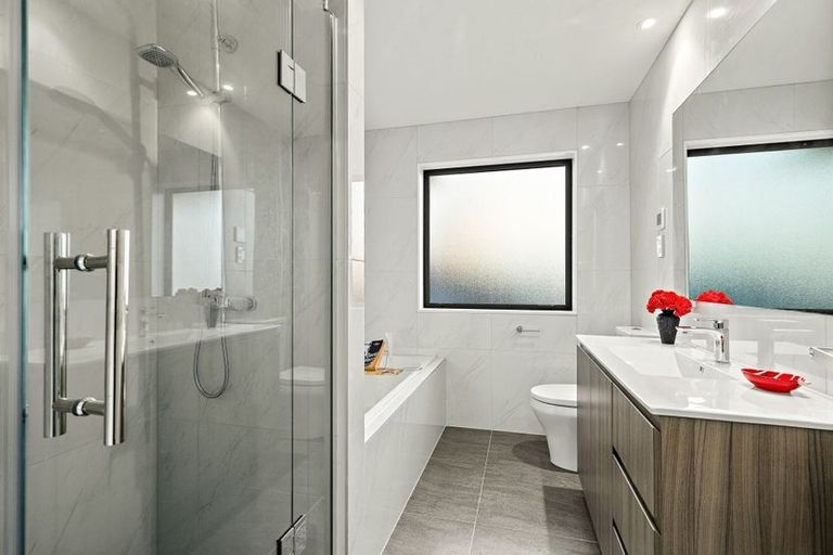 Photo of property in 13 San Prospero Crescent, Henderson, Auckland, 0612