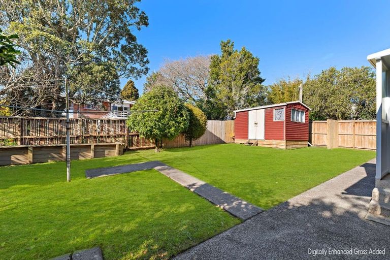 Photo of property in 31 Humphrey Kemp Avenue, Henderson, Auckland, 0612