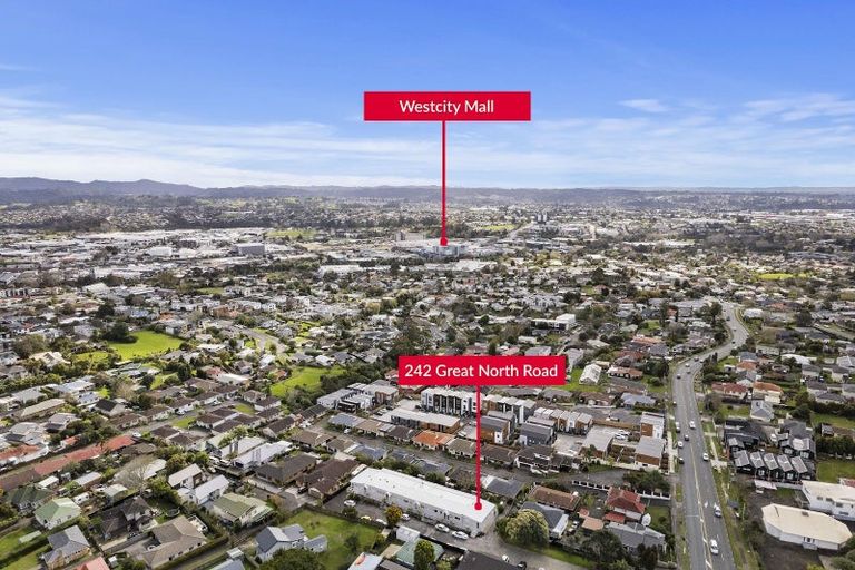 Photo of property in 1/242 Great North Road, Henderson, Auckland, 0612