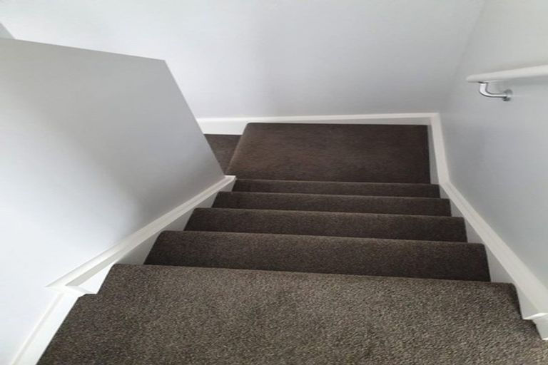 Photo of property in 9a Grumman Lane, Newlands, Wellington, 6037