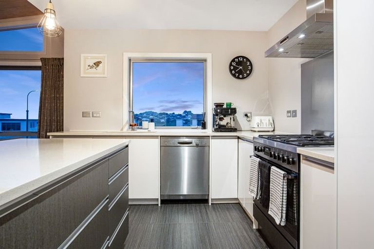 Photo of property in 7 Aoraki Rise, Aotea, Porirua, 5024