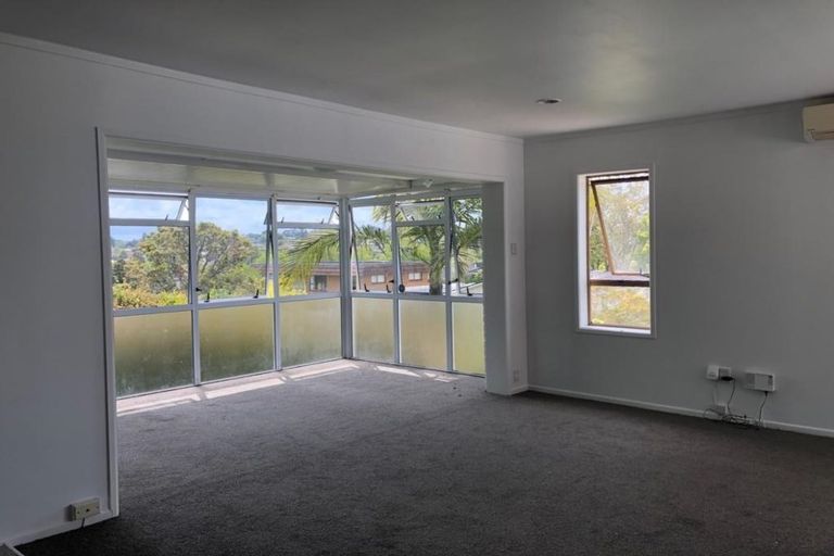 Photo of property in 7 Maroubra Place, Botany Downs, Auckland, 2010