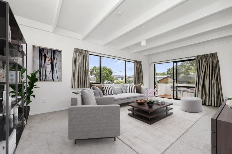 Photo of property in 2/41 Merriefield Avenue, Forrest Hill, Auckland, 0620