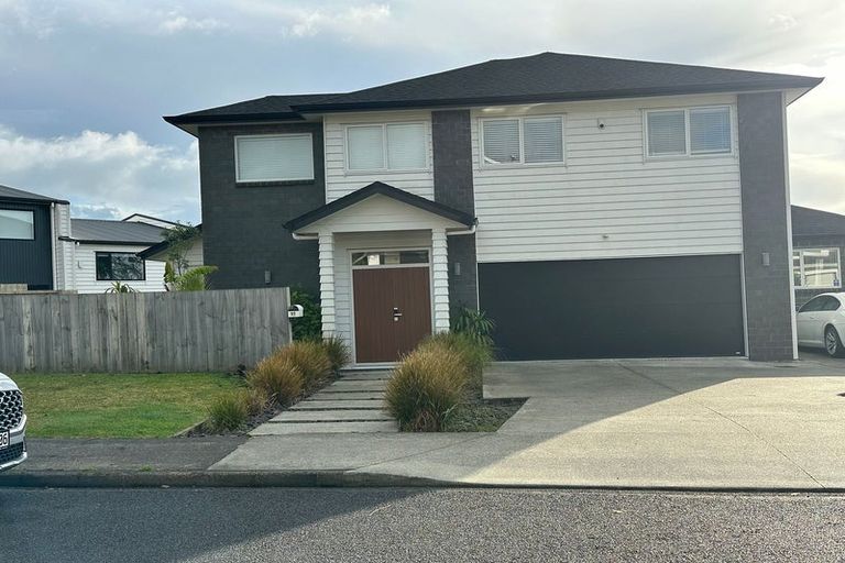 Photo of property in 77 Granville Drive, Massey, Auckland, 0614