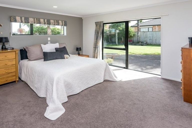 Photo of property in 6 Nad Place, East Tamaki Heights, Auckland, 2016