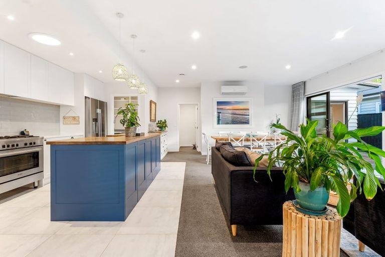 Photo of property in 90 Arran Point Parade, Orewa, 0931