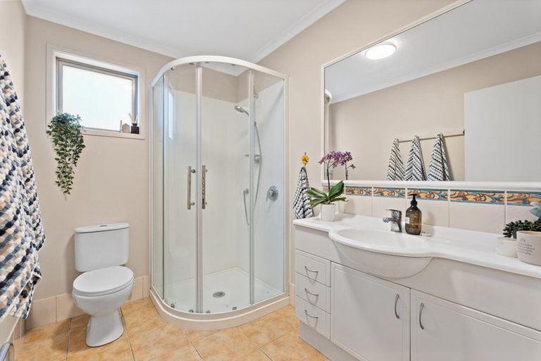 Photo of property in 4b Voyager Drive, Gulf Harbour, Whangaparaoa, 0930