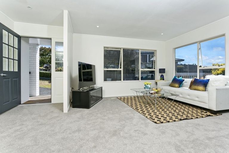 Photo of property in 10 Owl Court, Unsworth Heights, Auckland, 0632