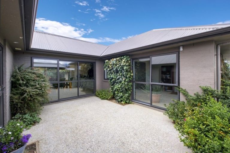 Photo of property in 28 Hope Avenue, Lake Hayes, Queenstown, 9304