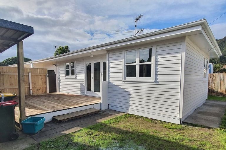 Photo of property in 21b Russell Street, Waterloo, Lower Hutt, 5011