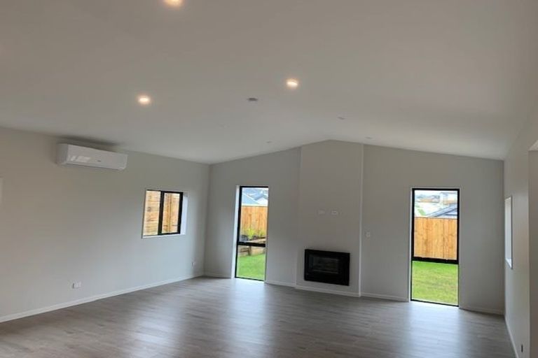 Photo of property in 19 Kelly Road, Riverhead, 0820