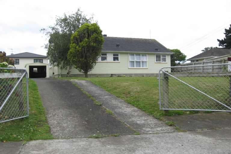 Photo of property in 26 Farnborough Crescent, Mangere, Auckland, 2022