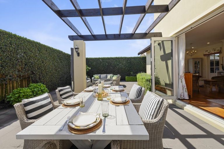 Photo of property in 8b Sampson Avenue, Waiwhakaiho, New Plymouth, 4312