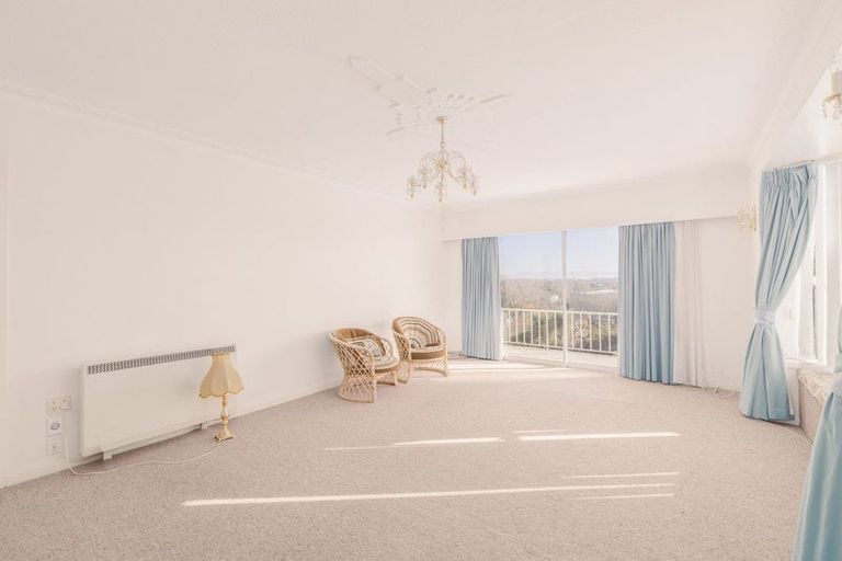 Photo of property in 7b Karitane Drive, Cashmere, Christchurch, 8022