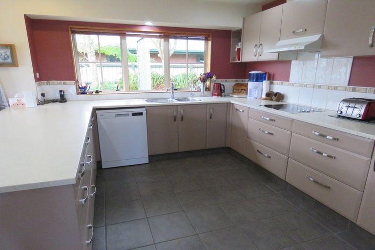 Photo of property in 21 Queen Street, Westport, 7825