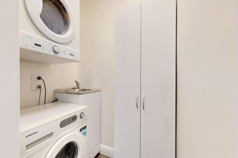 Photo of property in 10 Hornsey Road, Melrose, Wellington, 6023