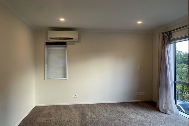 Photo of property in 7 Muriels View Lane, Massey, Auckland, 0614