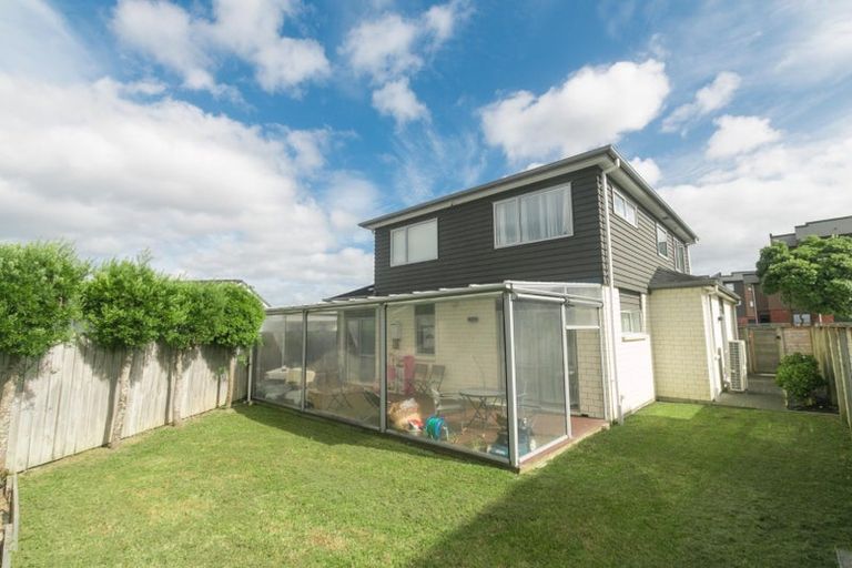 Photo of property in 69 Bordeaux Parade, Te Atatu South, Auckland, 0610