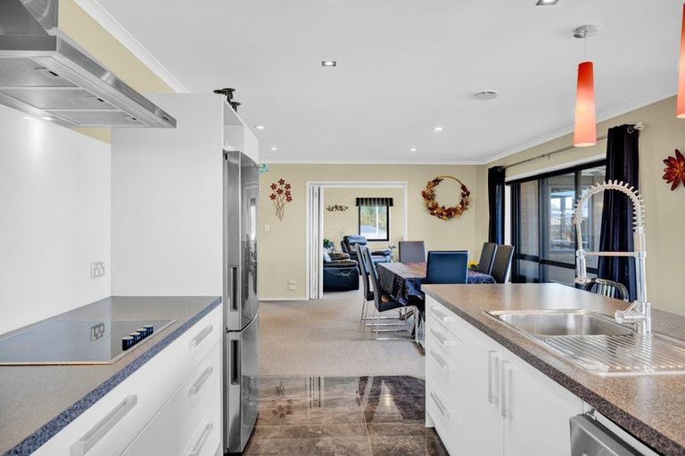 Photo of property in 12 Nikau Place, Hawera, 4610