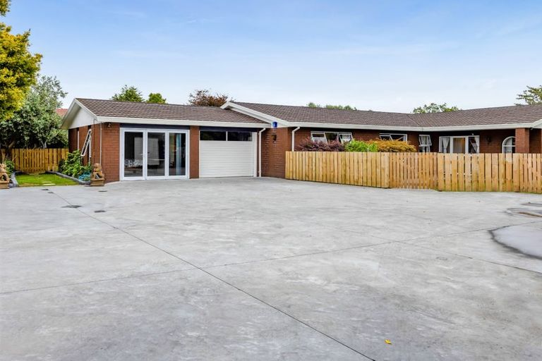 Photo of property in 11 Matai Place, Hawera, 4610