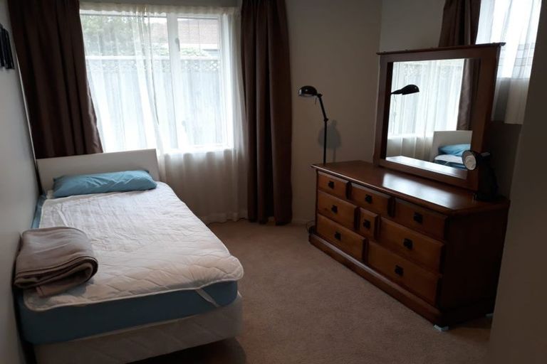 Photo of property in 17c Division Street, Riccarton, Christchurch, 8041