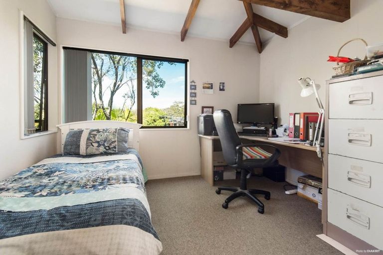 Photo of property in 8a/1 West Lynn Road, Titirangi, Auckland, 0604