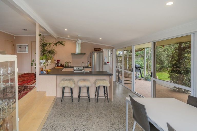Photo of property in 14 Kenneth Avenue, Whitianga, 3510
