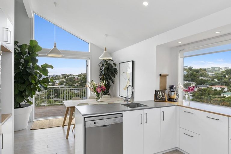 Photo of property in 27 Voltaire Street, Karori, Wellington, 6012