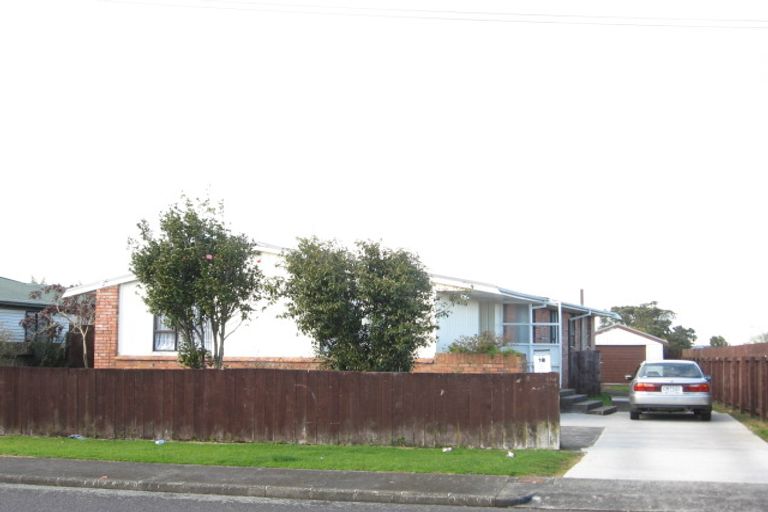 Photo of property in 16 Clayton Road, Manurewa, Auckland, 2102