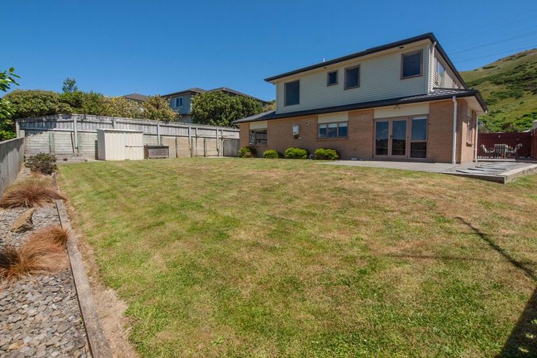Photo of property in 43 Erlestoke Crescent, Churton Park, Wellington, 6037
