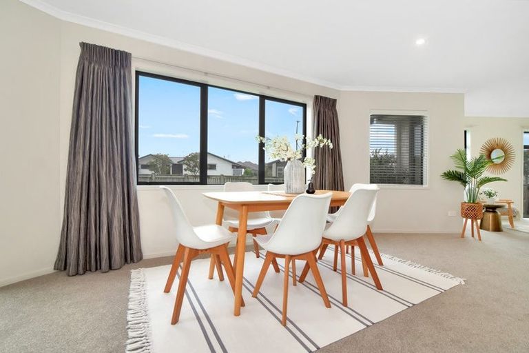 Photo of property in 9 Hiria Crescent, Papamoa Beach, Papamoa, 3118