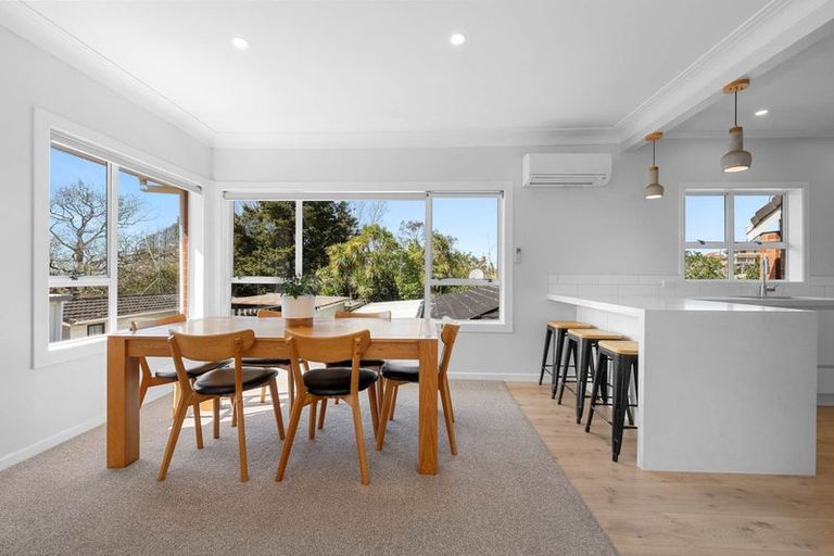 Photo of property in 29 Glenfern Road, Mellons Bay, Auckland, 2014