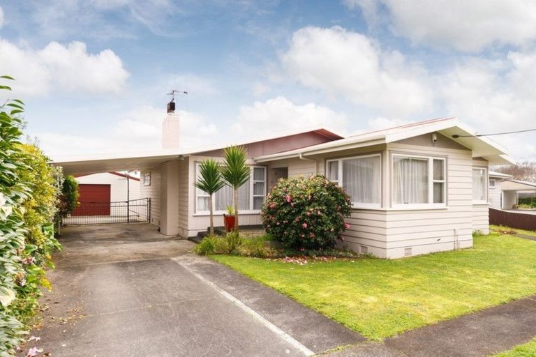 Photo of property in 14 Nairn Crescent, Awapuni, Palmerston North, 4412