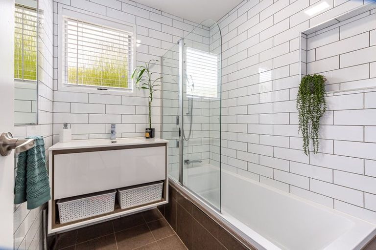 Photo of property in 137 Spinnaker Drive, Whitby, Porirua, 5024