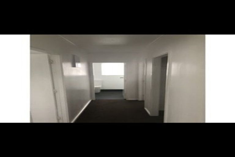 Photo of property in 7 Kotuku Street, Te Atatu Peninsula, Auckland, 0610