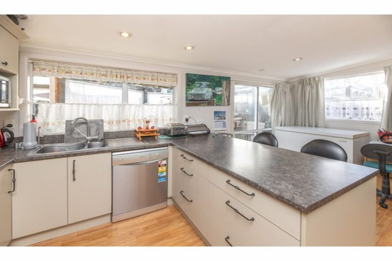 Photo of property in 16 Washbournes Road, Wigram, Christchurch, 8042